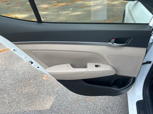 Used 2018 Hyundai Elantra Value Edition FWD image 24