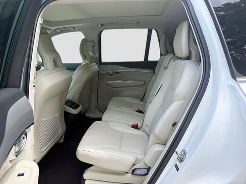 Used 2021 Volvo XC90 T5 Momentum w/ Climate Package FWD image 22