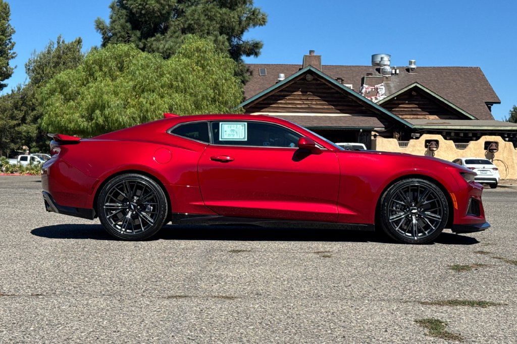 Used 2018 Chevrolet Camaro ZL1 RWD image 3