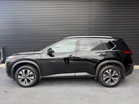 Used 2021 Nissan Rogue SV w/ Premium Package AWD/4WD image 2