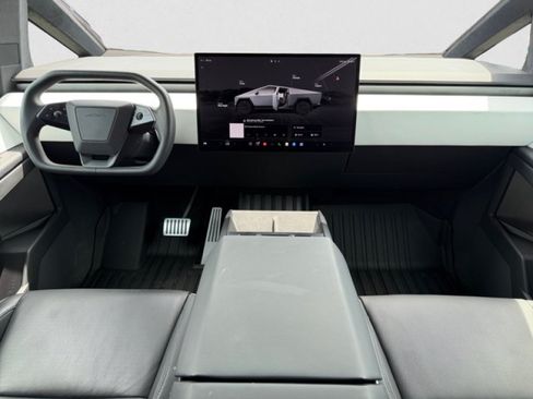 Used 2024 Tesla Cybertruck AWD Crew Cab image 12