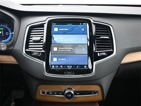 Used 2023 Volvo XC90 T8 Plus image 12