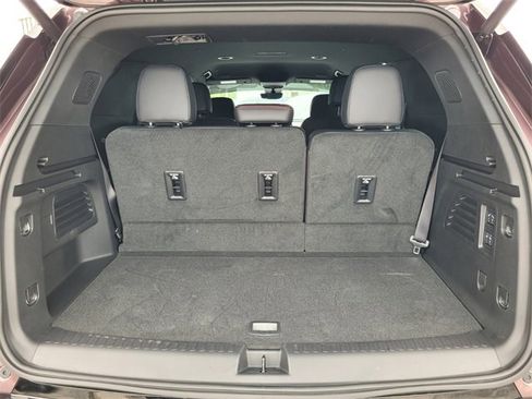 Used 2025 Chevrolet Traverse RS w/ LPO, Floor Liner Package image 9