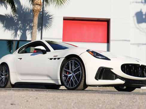 Used 2024 Maserati GranTurismo Trofeo image 13