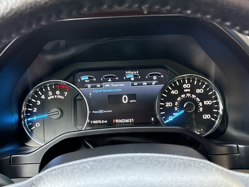 Used 2016 Ford F150 Platinum w/ Equipment Group 701A Luxury image 19