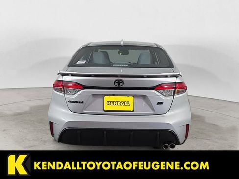 Used 2025 Toyota Corolla SE FWD image 4