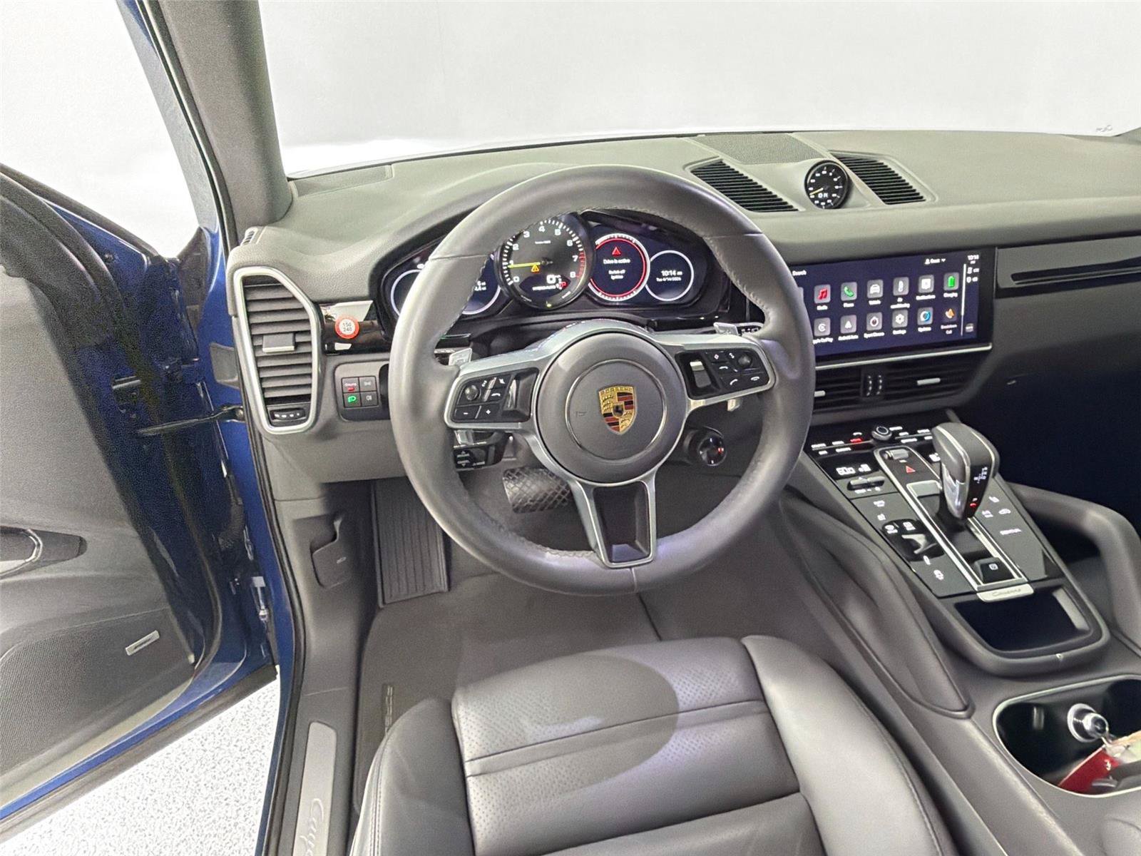 Certified 2022 Porsche Cayenne Coupe AWD/4WD image 18