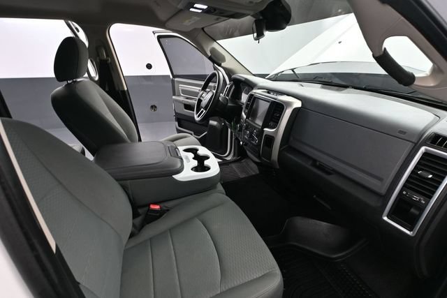Used 2017 RAM 1500 Classic SLT AWD/4WD image 38