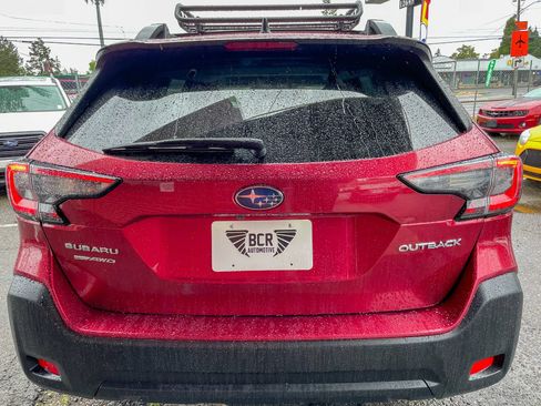 Used 2025 Subaru Outback Premium AWD/4WD image 9