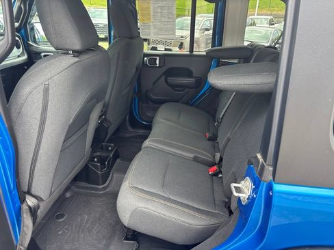 Used 2024 Jeep Wrangler Unlimited Sport AWD/4WD image 10