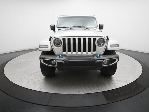 Used 2022 Jeep Wrangler Unlimited Sahara w/ Cold Weather Group image 11