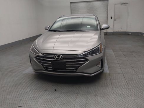 Used 2020 Hyundai Elantra SE FWD image 15