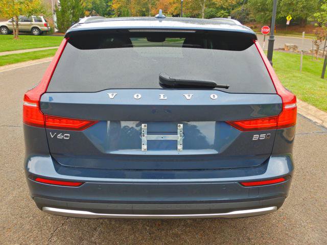Used 2025 Volvo V60 B5 Cross Country Plus AWD/4WD image 10