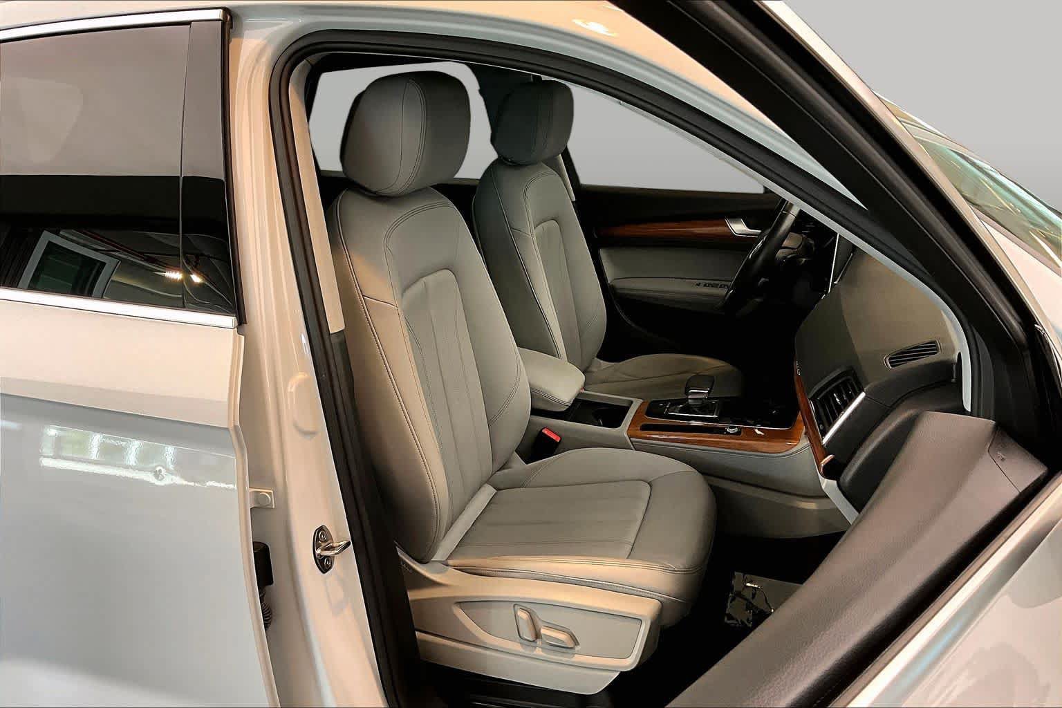 Used 2023 Audi Q5 2.0T Premium Plus AWD/4WD image 9