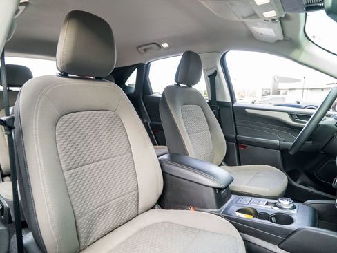 Used 2022 Ford Escape SE image 15