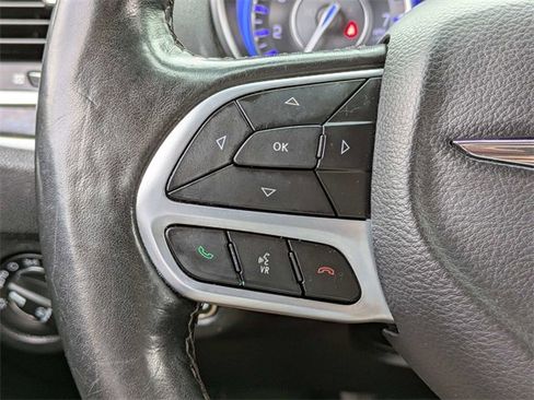 Used 2019 Chrysler 300 Limited image 22