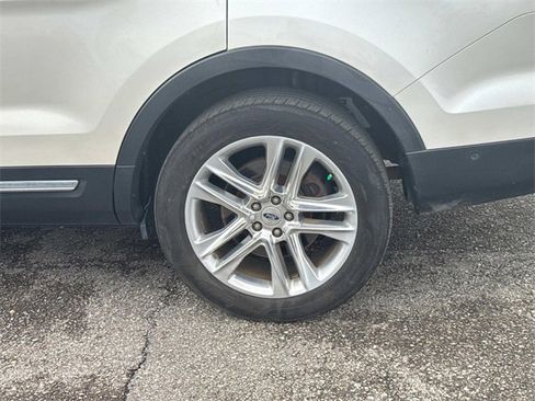 Used 2016 Ford Explorer Limited w/ Equipment Group 301A image 12