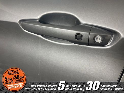 Used 2023 Mitsubishi Outlander SE image 13