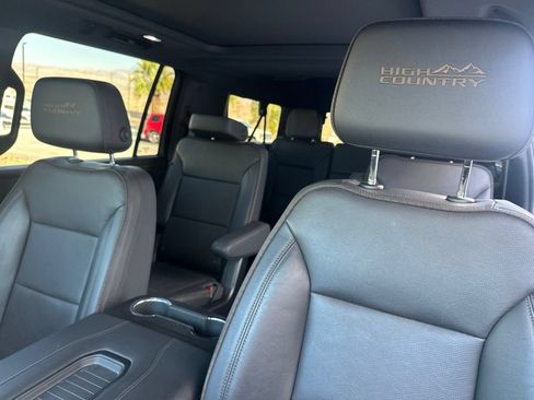 Used 2023 Chevrolet Suburban High Country AWD/4WD image 14