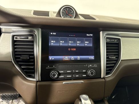 Certified 2018 Porsche Macan S AWD/4WD image 28
