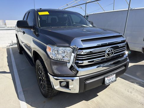 Used 2017 Toyota Tundra SR5 w/ SR5 Upgrade Package RWD image 3