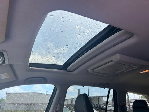 Used 2016 Honda Pilot Touring image 4