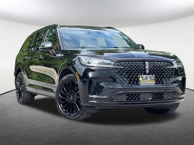 Used 2025 Lincoln Aviator Reserve w/ Jet Appearance Package AWD/4WD image 2