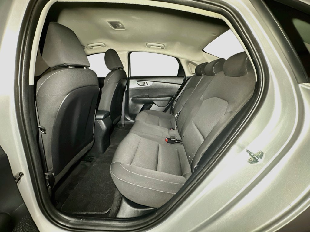 Used 2021 Kia Forte LXS FWD image 31