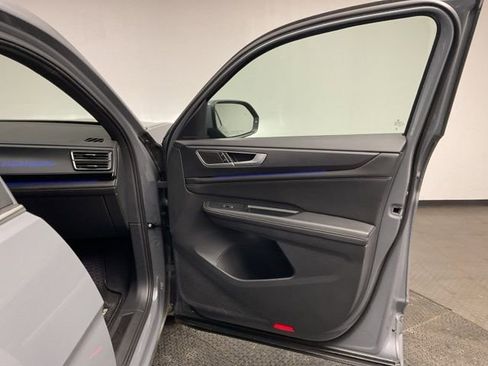 Used 2024 Volkswagen Atlas Cross Sport SEL R-Line image 23