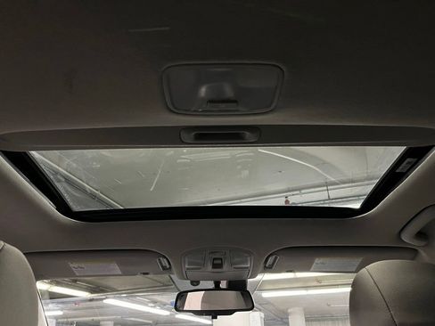 Used 2020 Hyundai Elantra Value Edition w/ Winter Weather Package FWD image 8