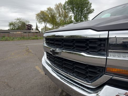 Used 2018 Chevrolet Silverado 1500 LT w/ All Star Edition AWD/4WD image 5