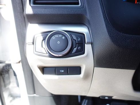 Used 2019 Ford Explorer XLT w/ Class III Trailer Tow Package FWD image 16