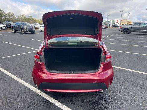 Used 2022 Toyota Corolla LE image 16