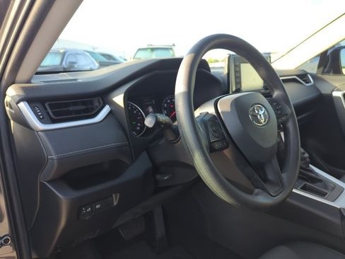 Used 2021 Toyota RAV4 XLE FWD image 13