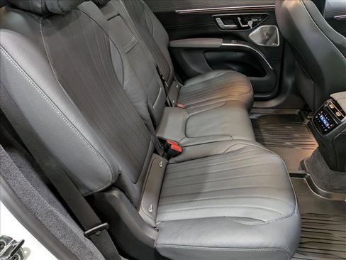 Used 2023 Mercedes-Benz EQS 580 4MATIC SUV image 21
