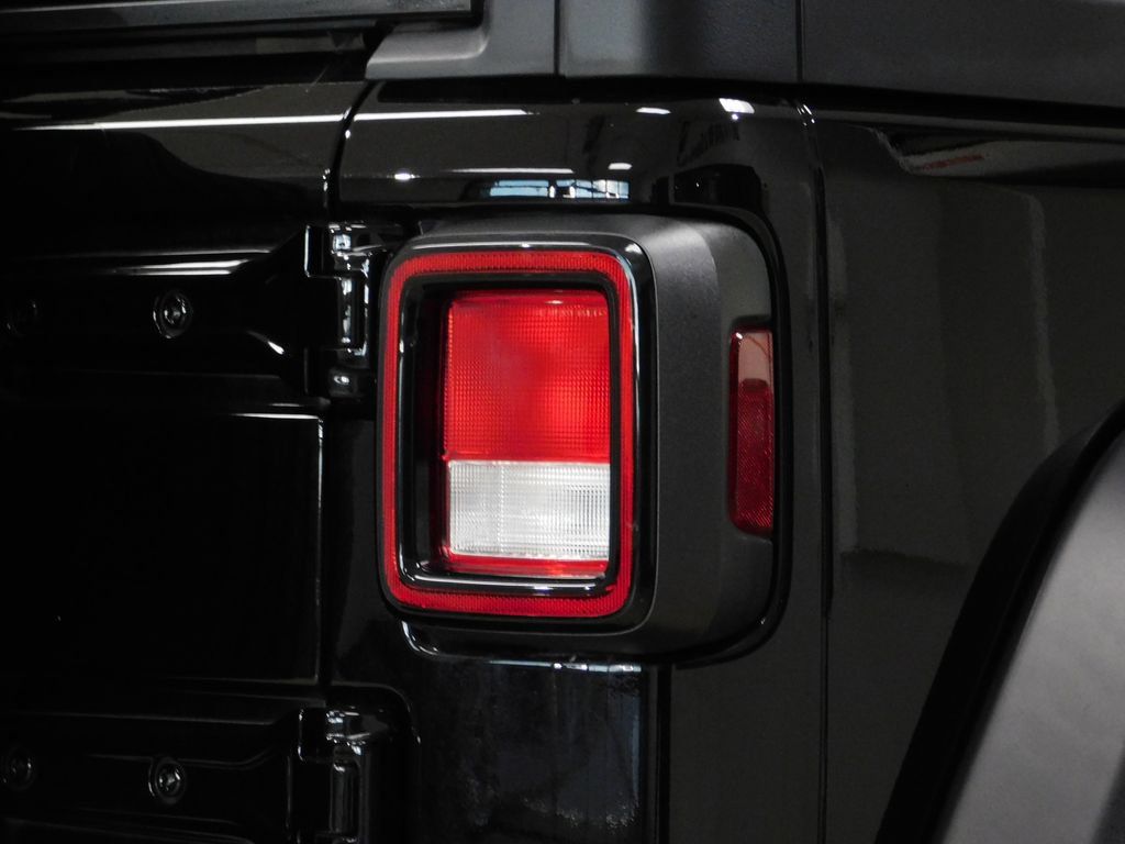 Used 2021 Jeep Wrangler Sport AWD/4WD image 61