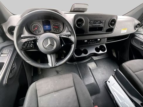 Used 2025 Mercedes-Benz Sprinter 2500 image 6