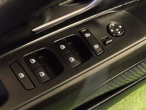 Used 2023 Hyundai Elantra SEL image 27