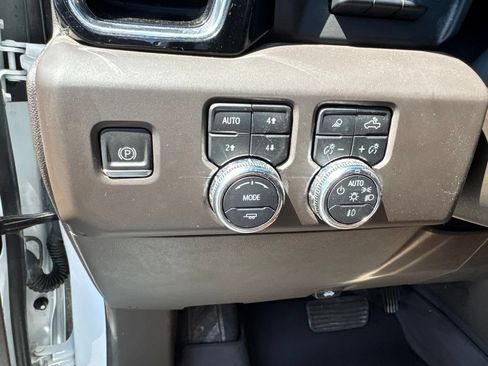 Used 2023 GMC Sierra 1500 Denali w/ Denali Reserve Package AWD/4WD image 25