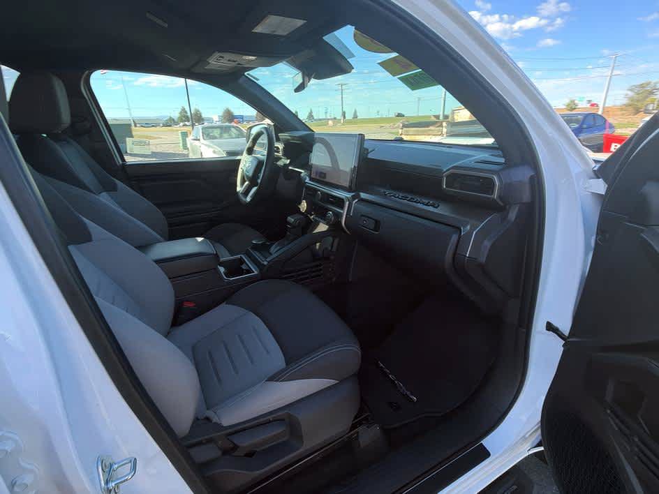 Used 2024 Toyota Tacoma TRD Sport AWD/4WD image 30