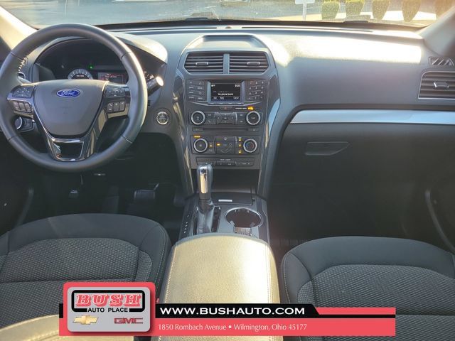 Used 2017 Ford Explorer XLT AWD/4WD image 9