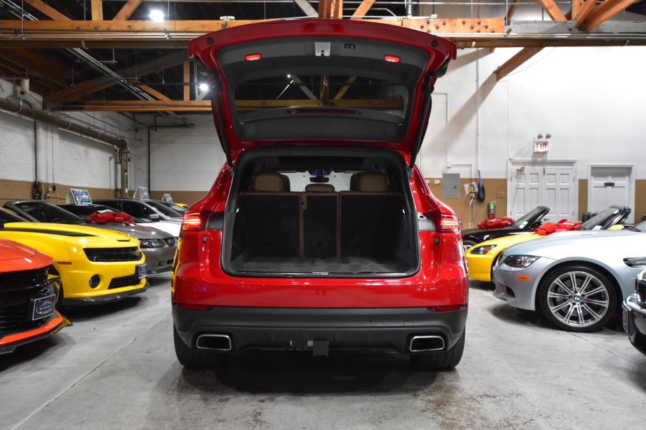 Used 2021 Porsche Cayenne AWD/4WD image 48