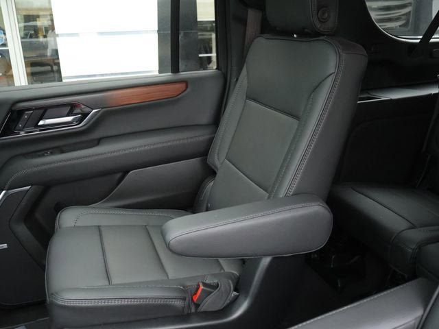 New 2026 GMC Yukon XL Denali w/ Sun & Power Step Package AWD/4WD image 13