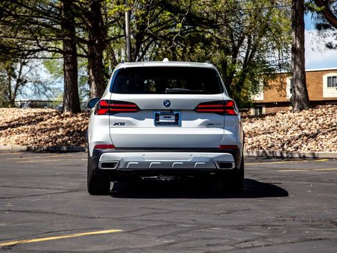 New 2026 BMW X5 xDrive50e image 4