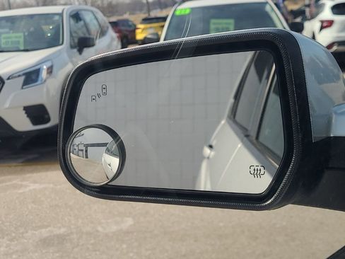 Used 2017 Chevrolet Equinox LT w/ Convenience Package image 24