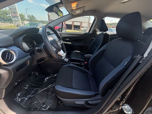 Used 2025 Nissan Versa SV FWD image 26
