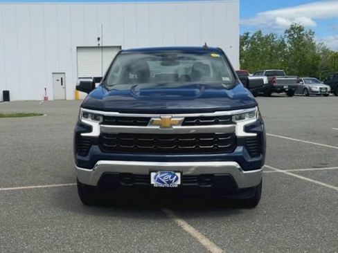 Used 2023 Chevrolet Silverado 1500 LT AWD/4WD image 3