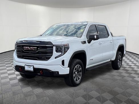 Used 2025 GMC Sierra 1500 AT4 w/ Technology Package AWD/4WD image 3
