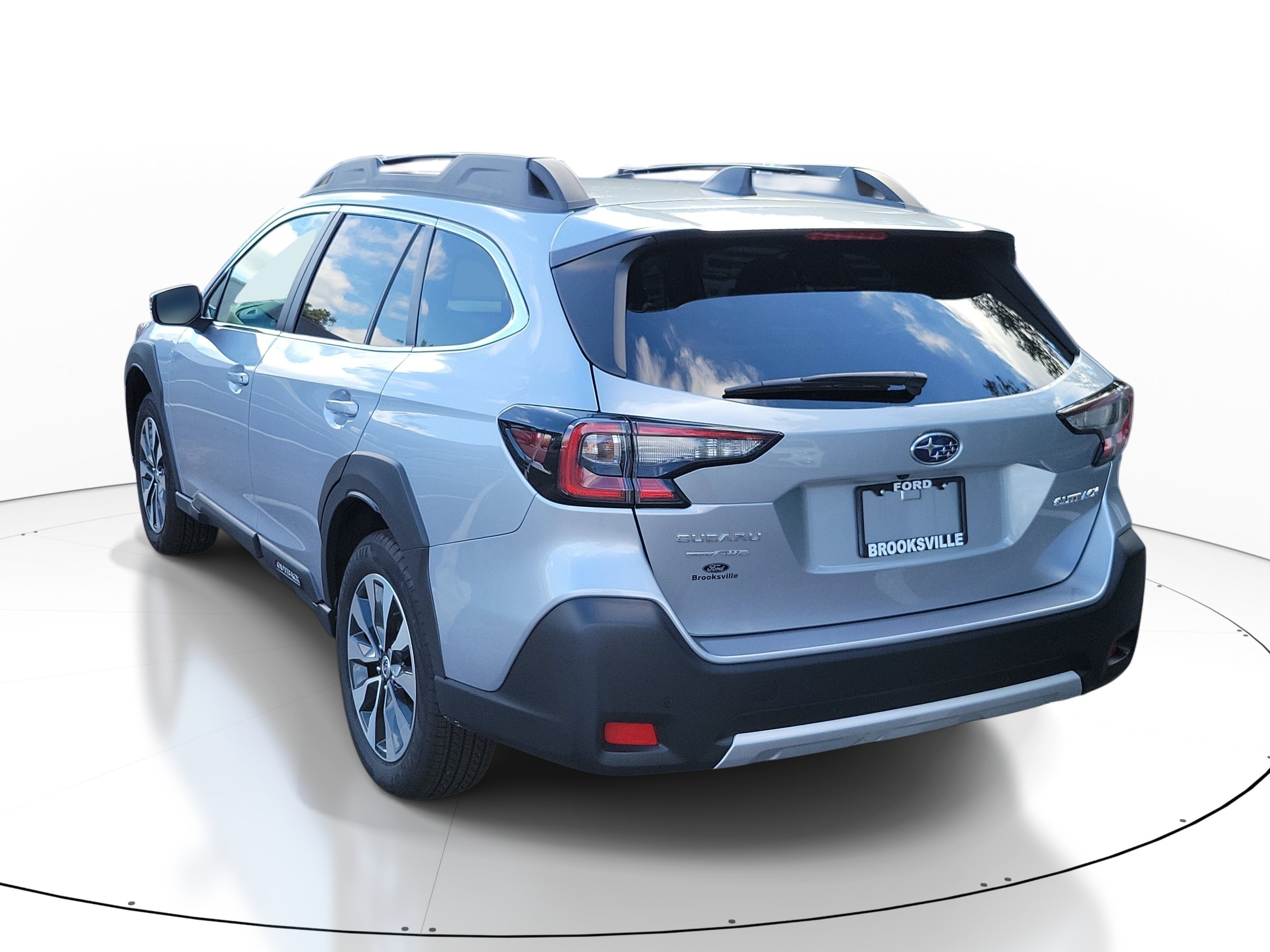 Used 2025 Subaru Outback Limited AWD/4WD image 4