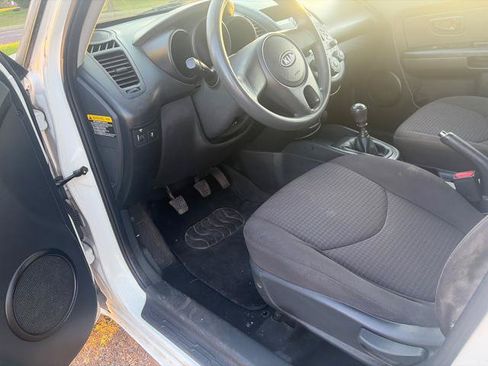 Used 2011 Kia Soul FWD image 9